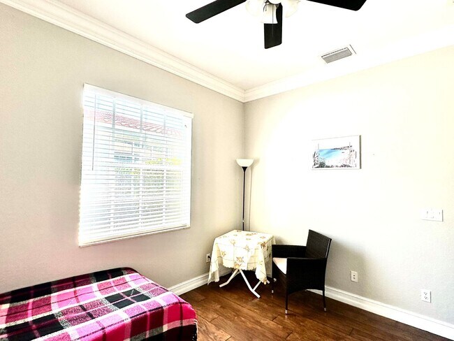 Building Photo - GORGEOUS 3 BEDROOM 2 BATH HOME IN PARKLAND