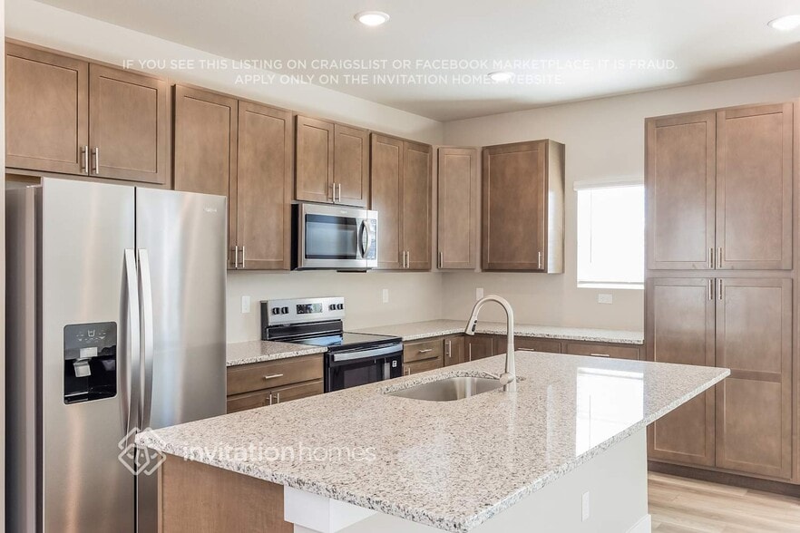 Building Photo - 13613 Arriba Dr