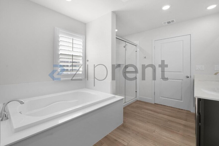 Building Photo - 710 Barrett Lk Rd