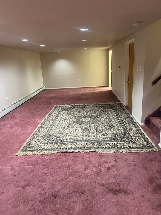 Building Photo - 810 Ashton St