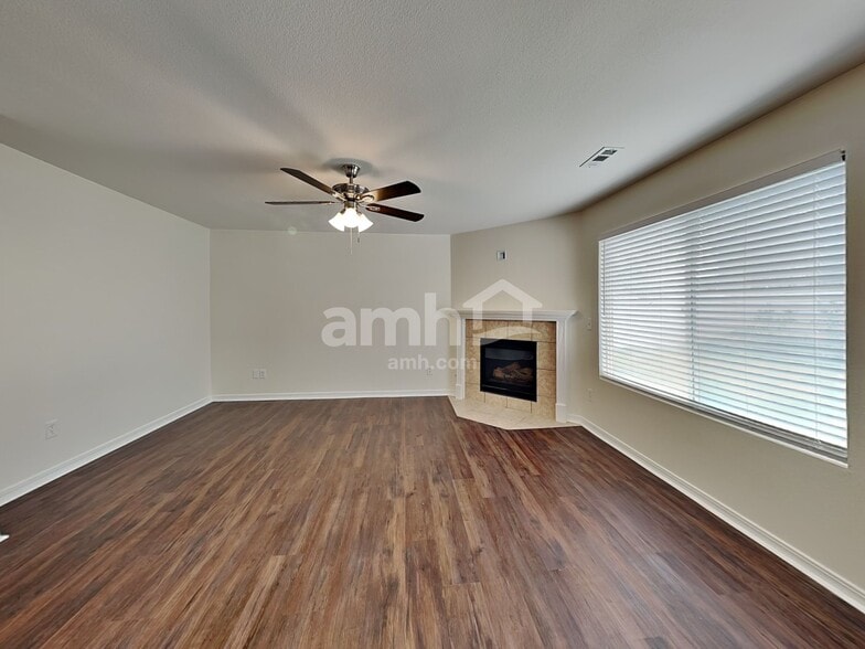 Building Photo - 6753 Mary Leizan Ln