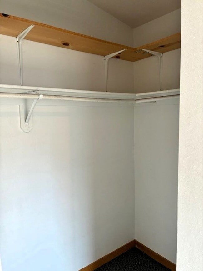 Building Photo - 22 Fawn Ct