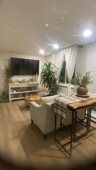 Building Photo - 62 Sycamore St