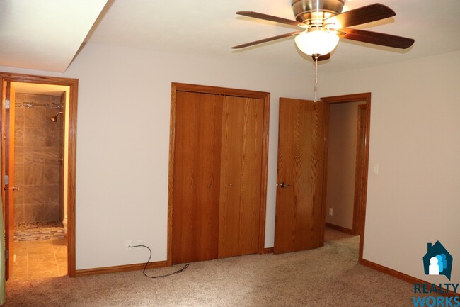 Building Photo - Wonderful 3 bedroom, 2 bath in South Lincoln