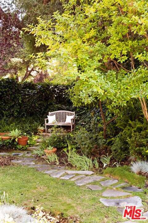 Building Photo - 3588 Mandeville Canyon Rd