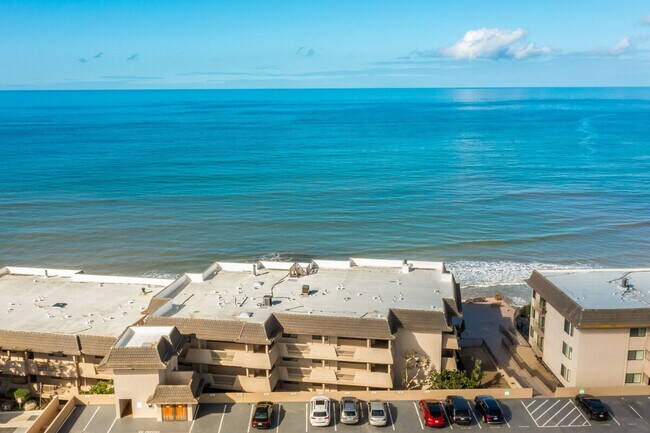 Building Photo - 145 S Shore Dr