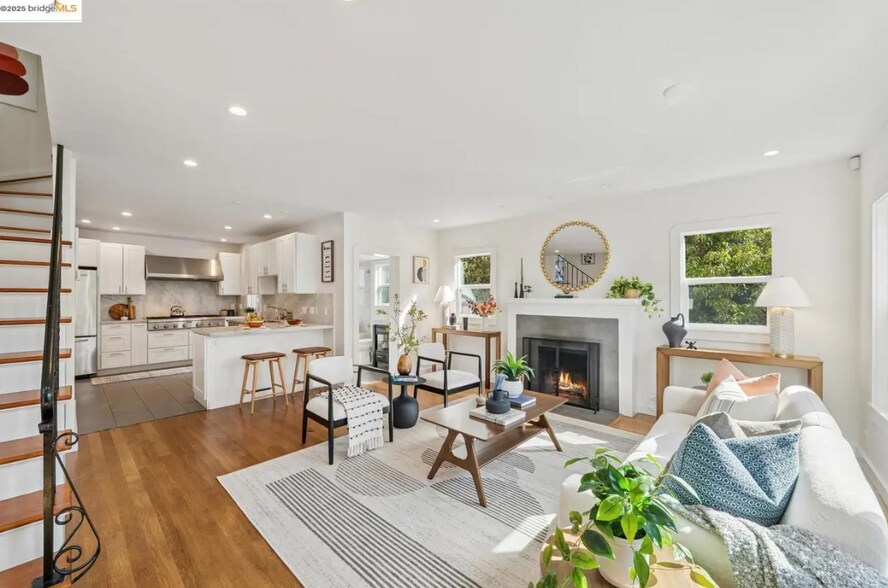 Building Photo - 2419 Webster St