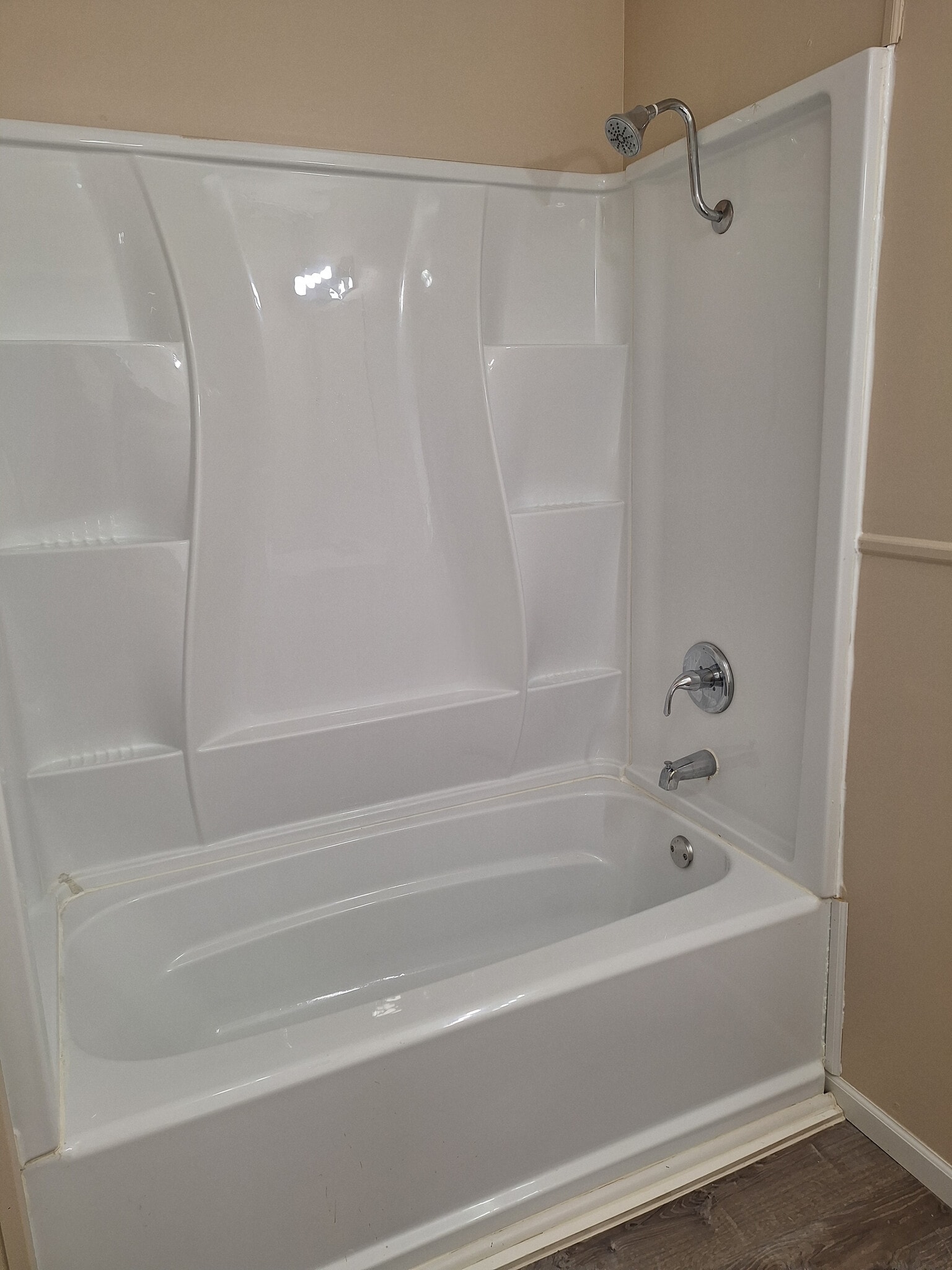 Bathroom 1 Shower & Tub - 1220 Louisiana St