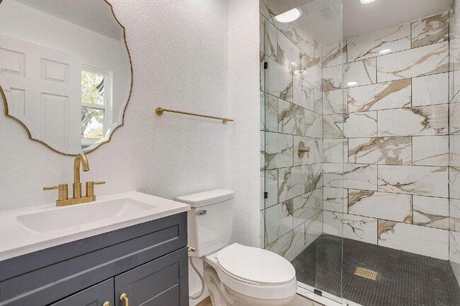 Building Photo - 521 Mesquite Ave N