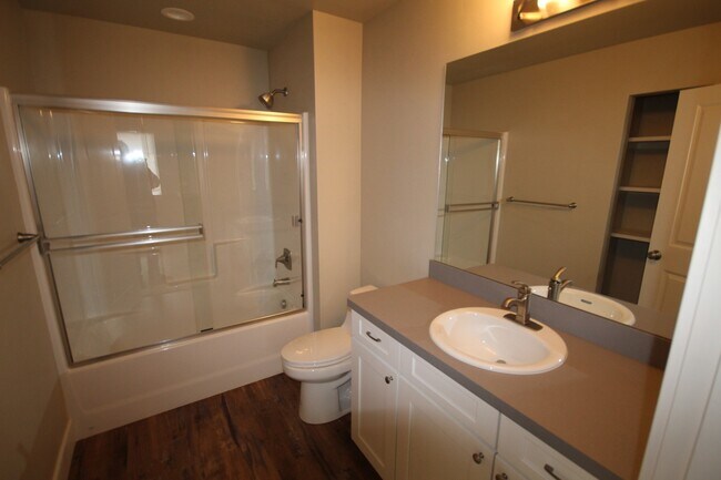 Building Photo - dou499