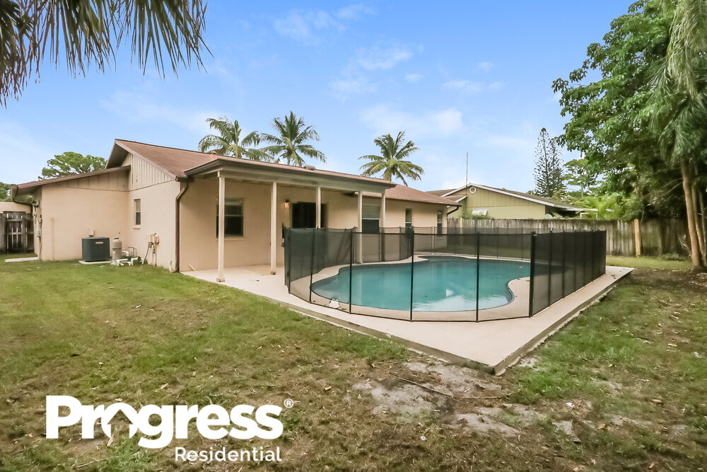 Building Photo - 1162 Fernlea Dr