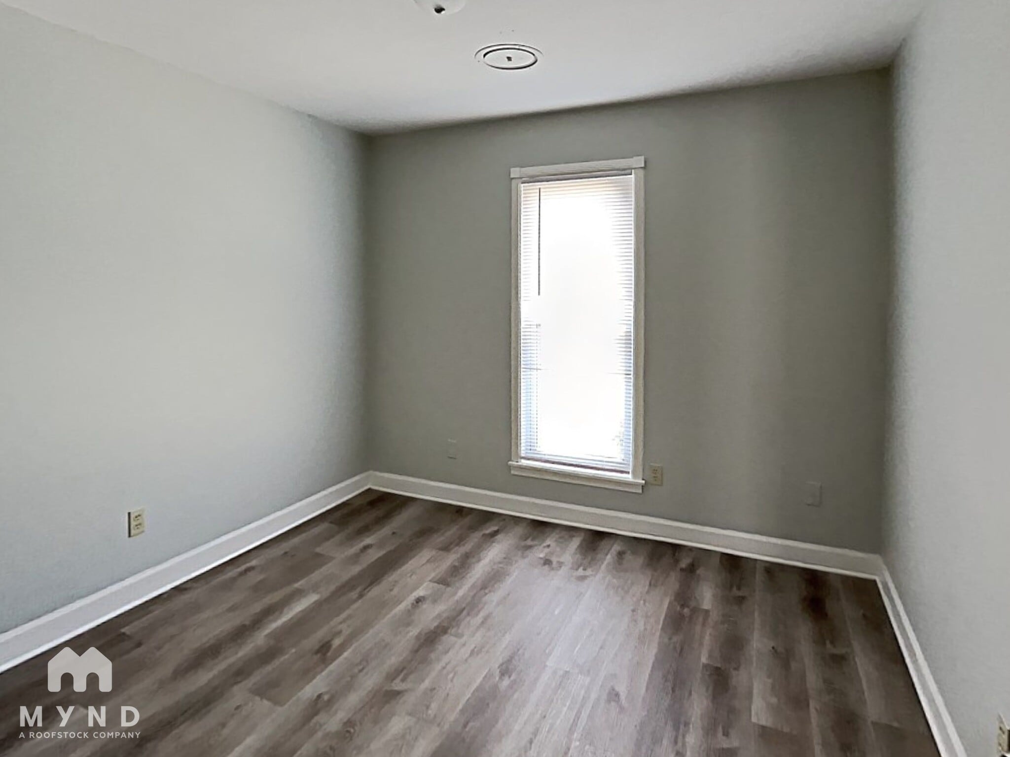 Building Photo - 3056 Darrow St