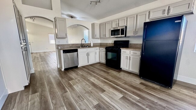 Building Photo - Beautiful Single Story Home Ready for Immediate Move-In