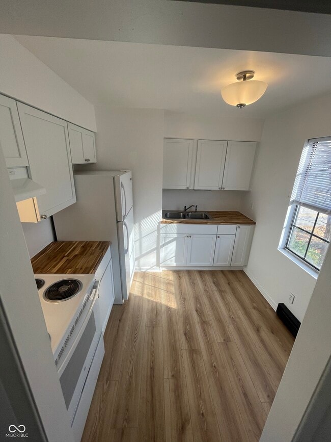 Building Photo - 701 S 14th St