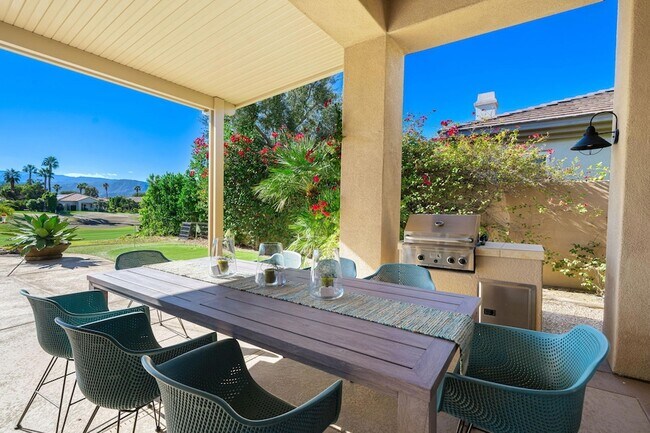 Building Photo - 96 Vía Bella