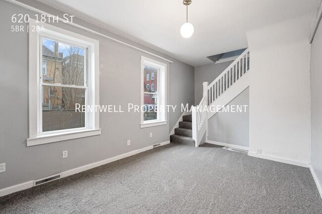 Building Photo - 620 18th St