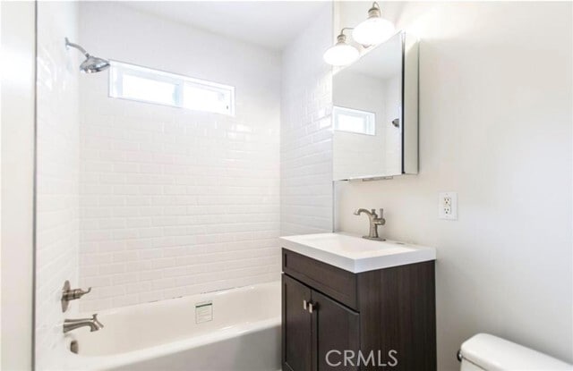 Building Photo - 507 Avenida Victoria