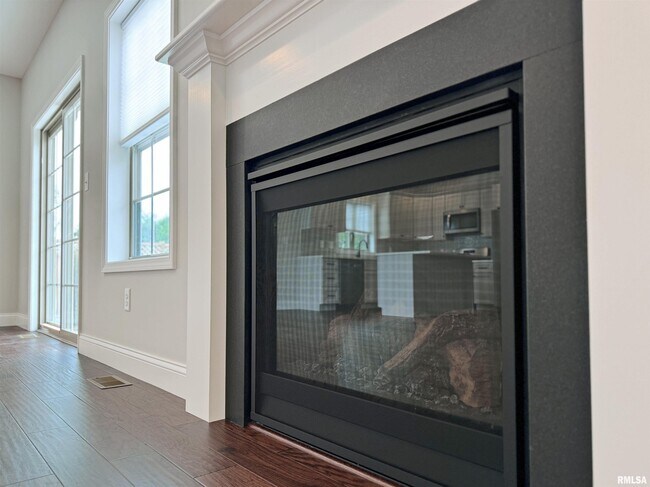 Building Photo - 7615 Walnut Bend Dr