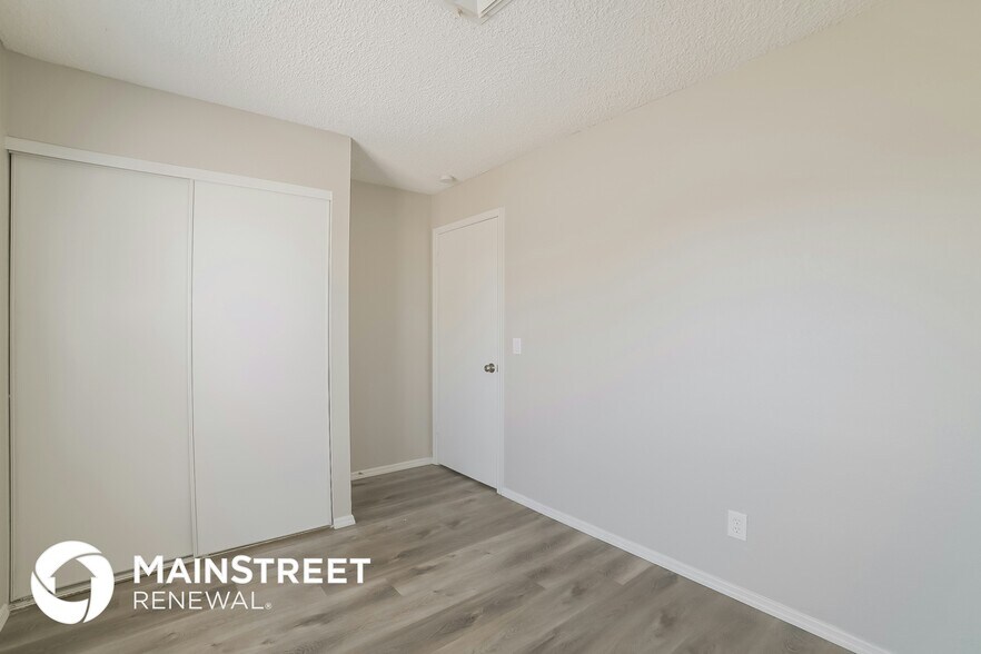 Building Photo - 8538 W Columbine Dr