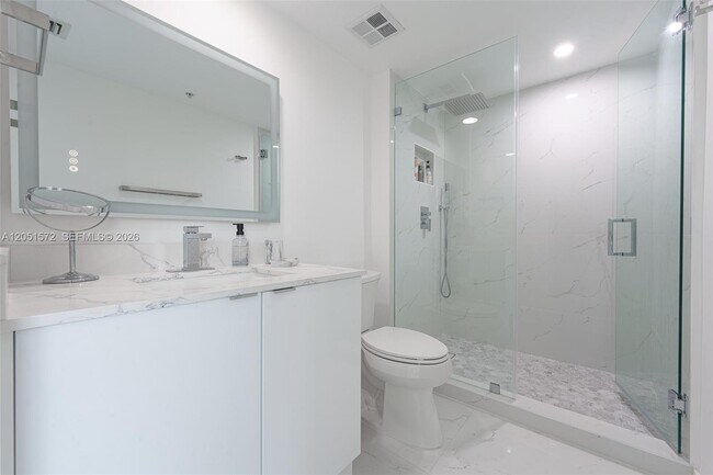 Building Photo - 335 S Biscayne Blvd