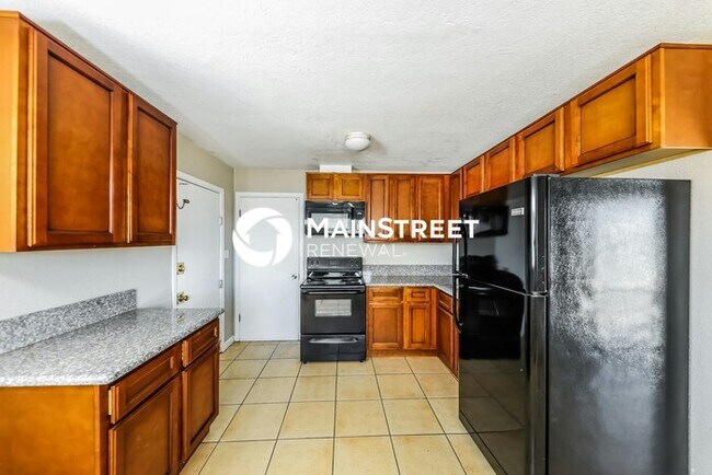 Building Photo - 3 Bedroom Pet-Friendly Home in Phoenix, AZ with Main Street Renewal