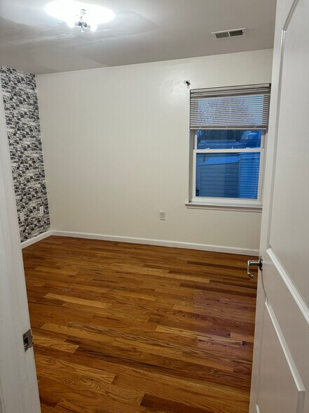 Building Photo - 452 Fulton St