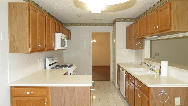 Building Photo - 35 Cottage Grove Pl