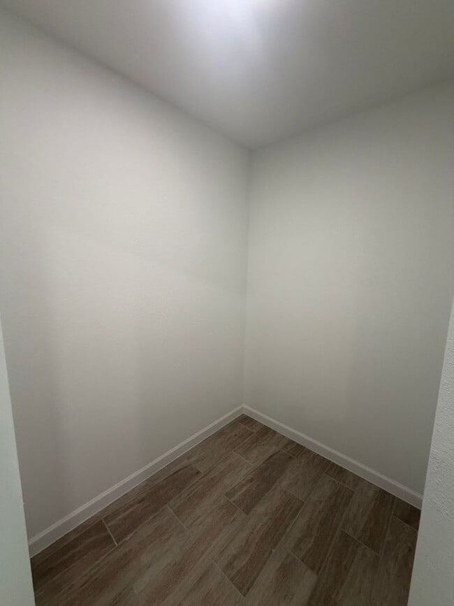 Building Photo - 1301 NE 11th Terrace