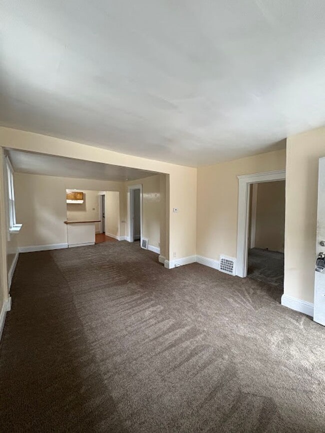 Building Photo - 2 Bedroom 1 Bathroom Home for Rent!