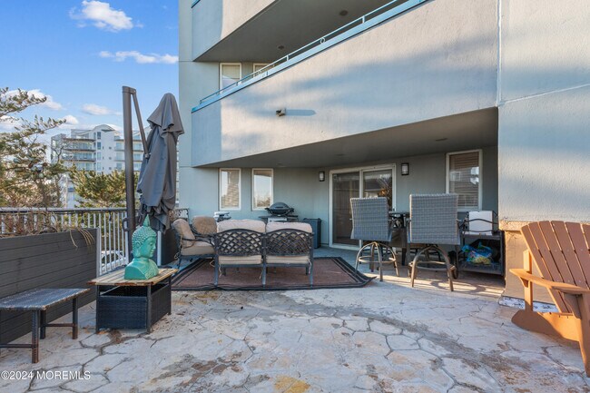 Building Photo - 300 Ocean Ave N