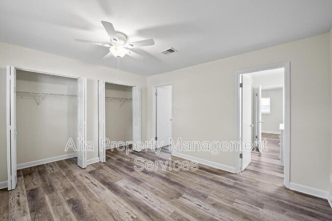Building Photo - 11357 Bedford Oaks Dr