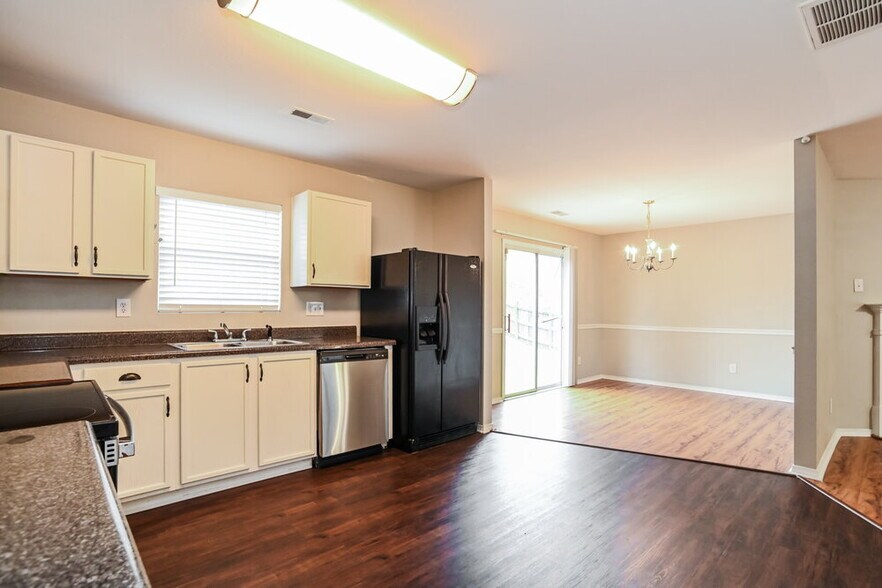 Building Photo - 9112 Old Ash Ct