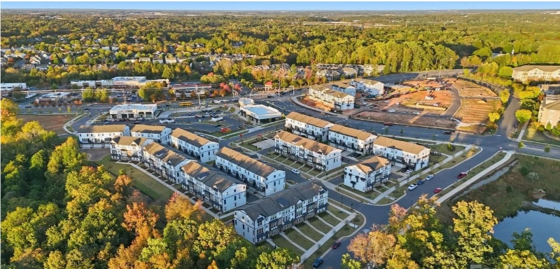 Building Photo - 9466 Senator Royall Dr