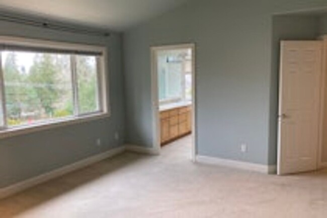 Building Photo - 4bd/2ba House in Newcastle