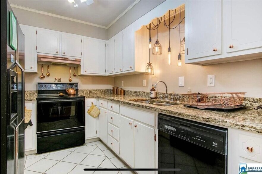 Building Photo - 2058 Montreat Cir