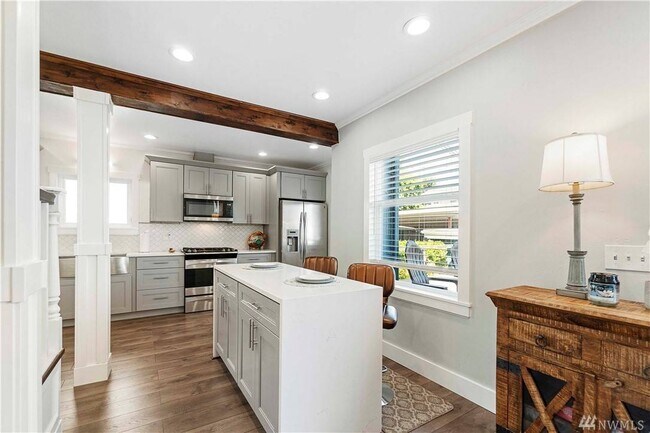 Building Photo - 3711 N 30th St