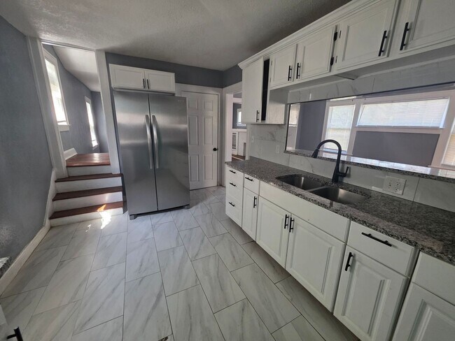 Building Photo - Charming 4 Bedroom, 2 Bath Home with Character & Space