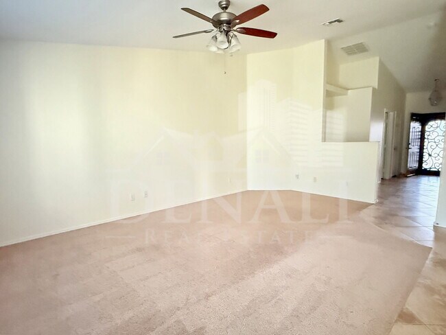 Building Photo - 1845 E Aloe Pl