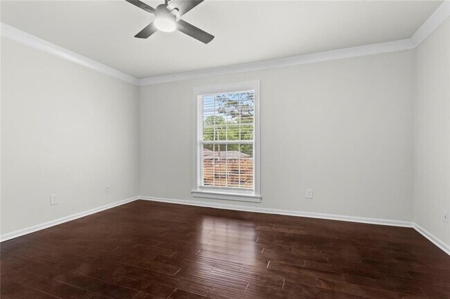 Building Photo - 5621 Kingsport Dr