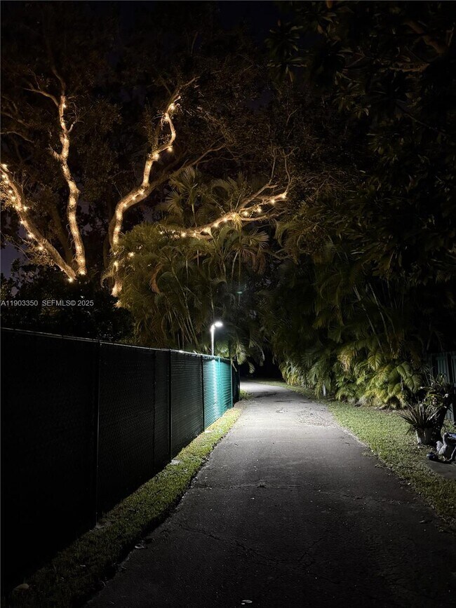 Building Photo - 4921 SW 164th Terrace