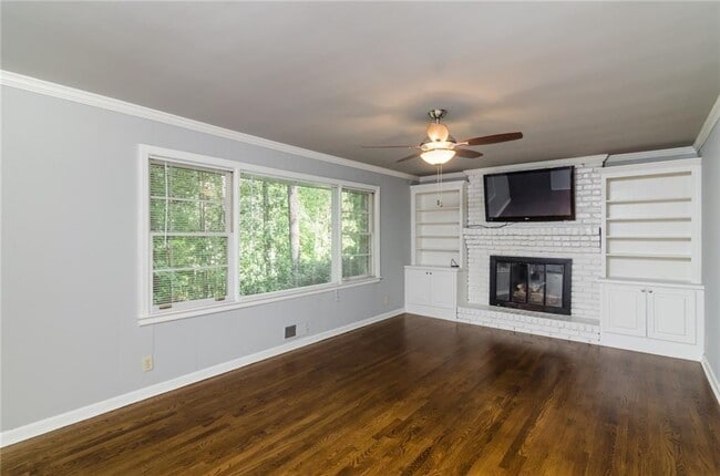 Building Photo - 6670 Castleton Dr NW