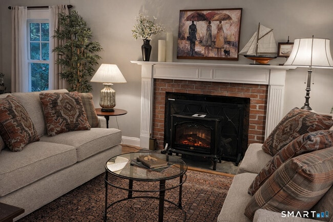 Building Photo - 123 Interlaken Rd