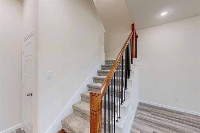 Building Photo - 4 Bed 3 Bath Luxurious Townhome in Frisco!