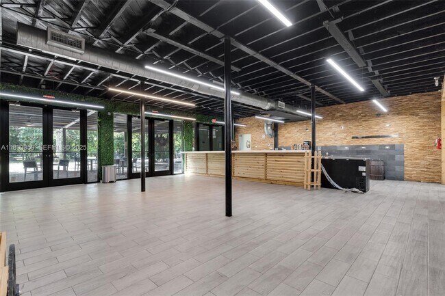 Building Photo - 23175 Naranja Rd