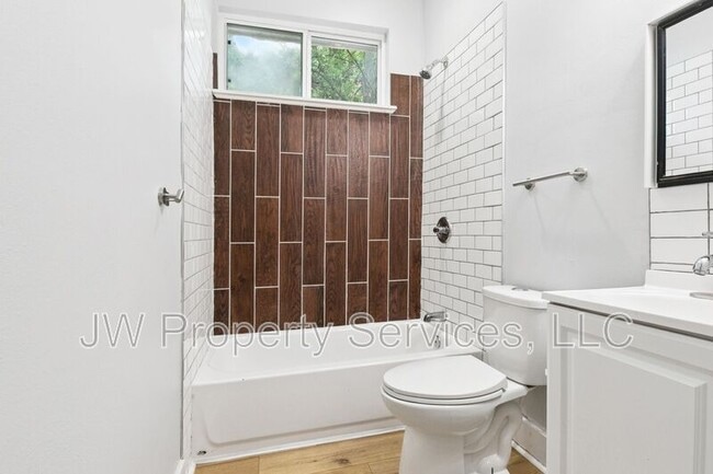 Building Photo - 3701 Derbigny St