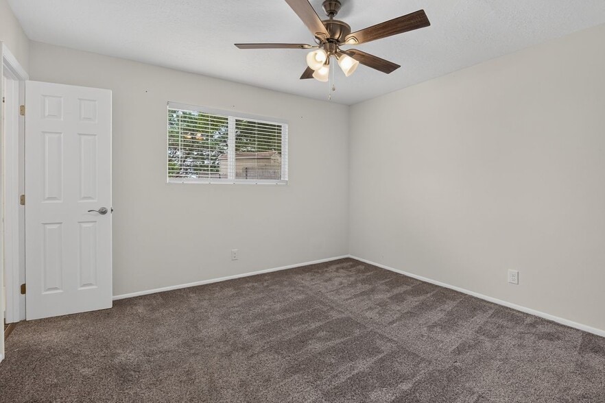 Building Photo - 10501 Delicado Pl NE