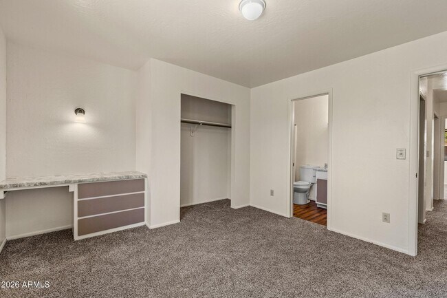 Building Photo - 118 E Paseo del Rio