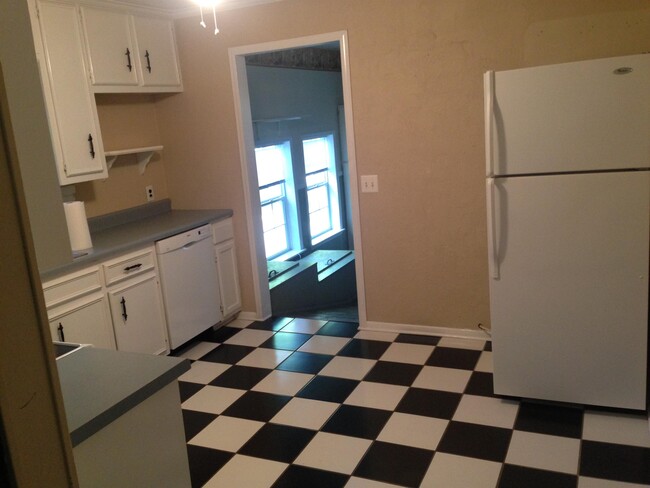 Building Photo - 512 Layne St
