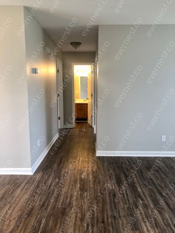 Building Photo - 7614 Greenway Dr