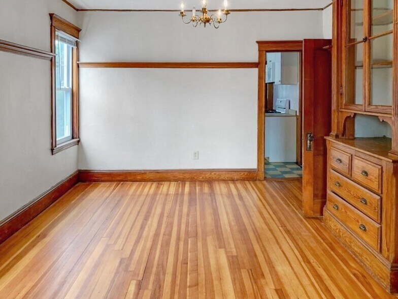 Building Photo - 8 Wyvern St